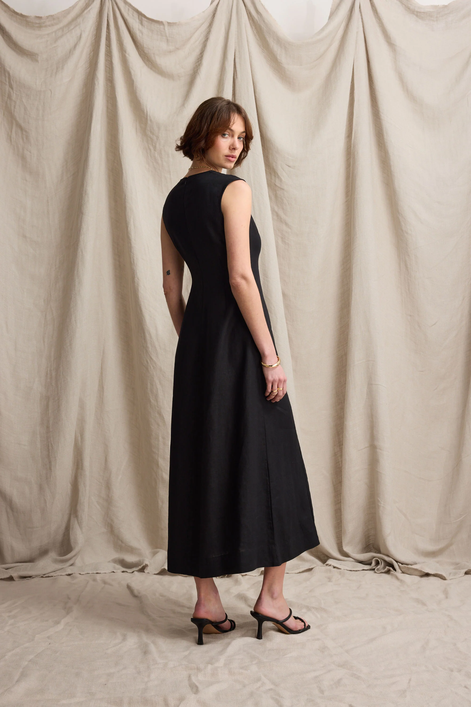 Alice V Neck Linen Dress - Image 6