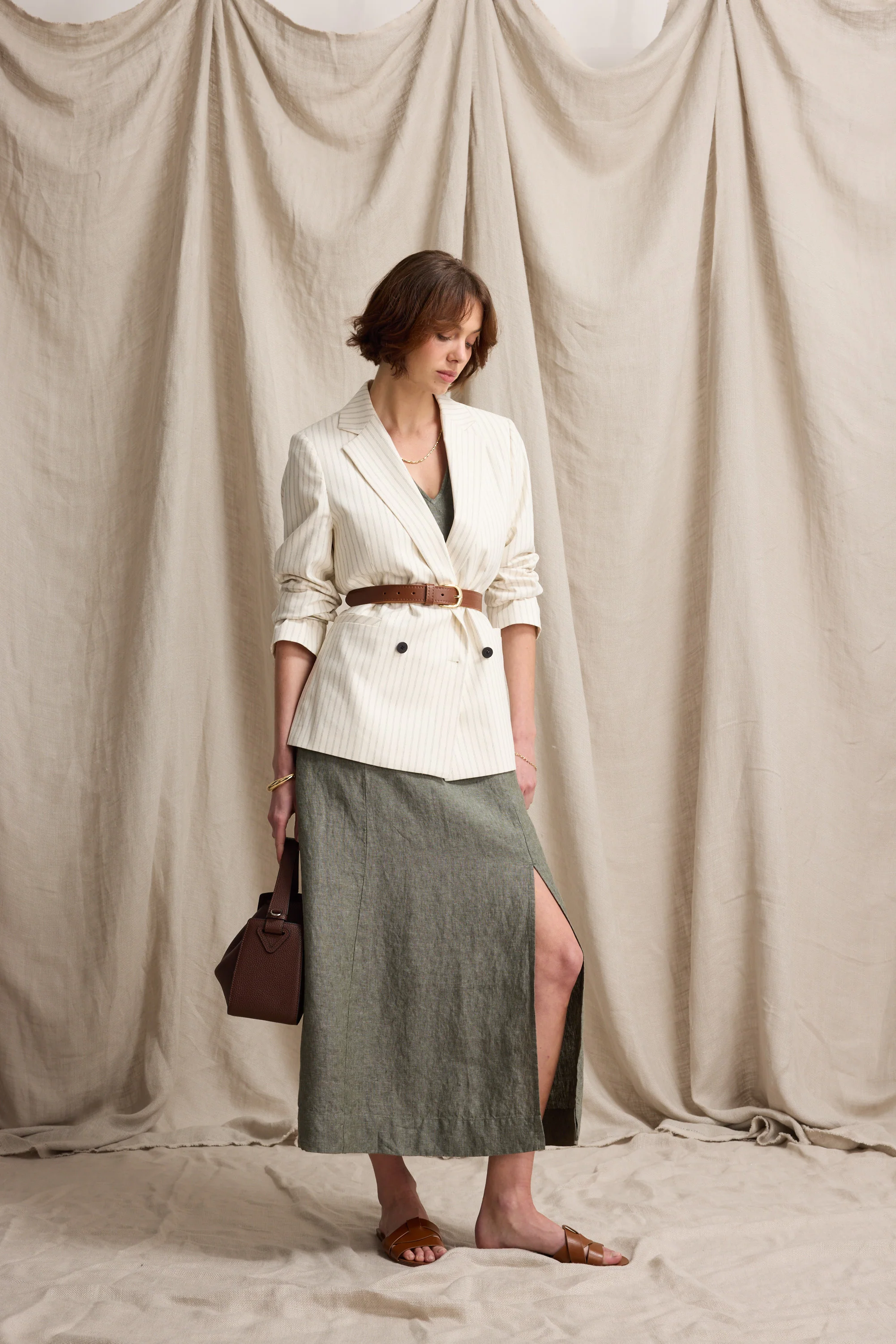 Alice V Neck Linen Dress - Image 3