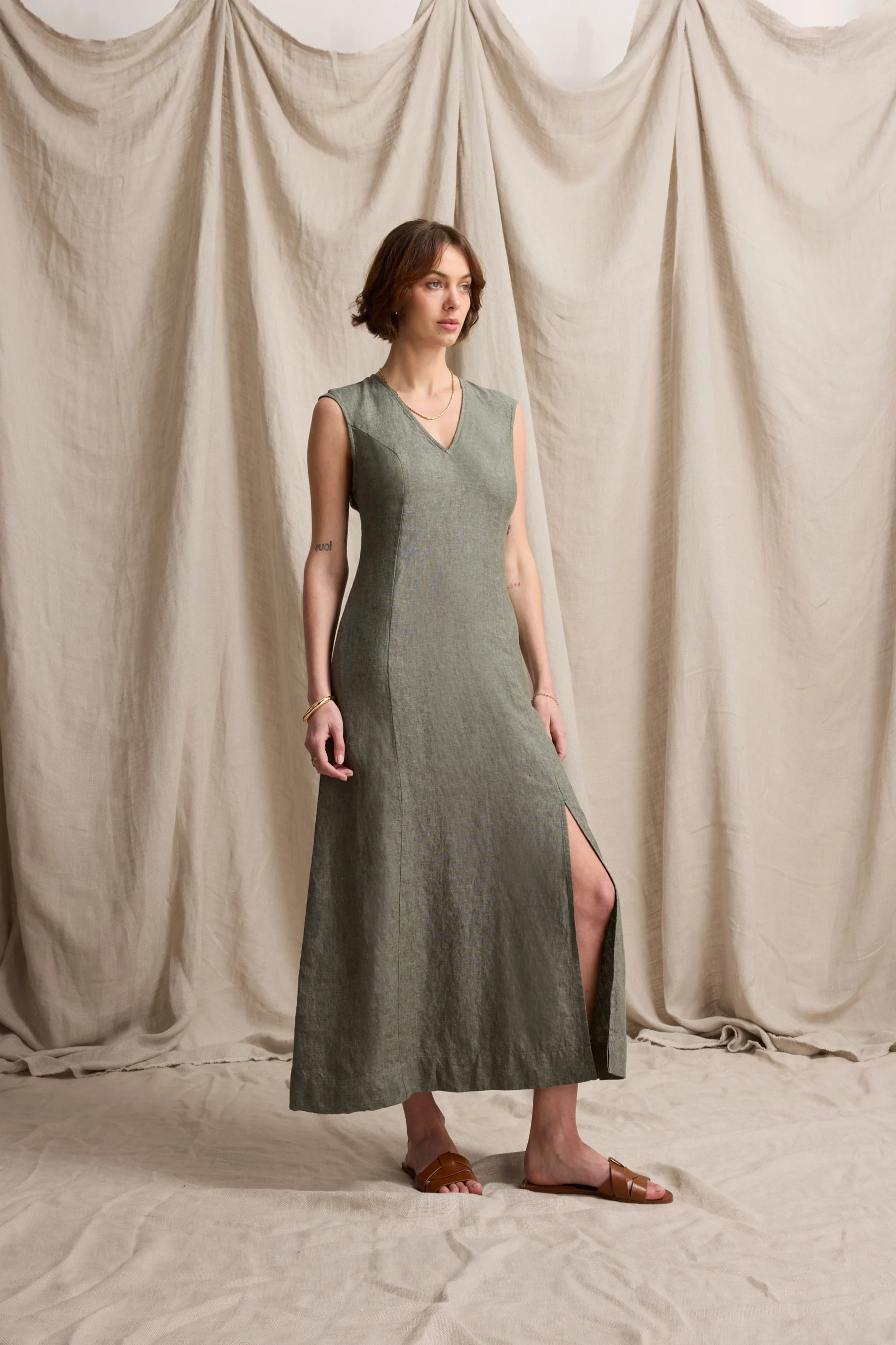 Alice V Neck Linen Dress - Image 5