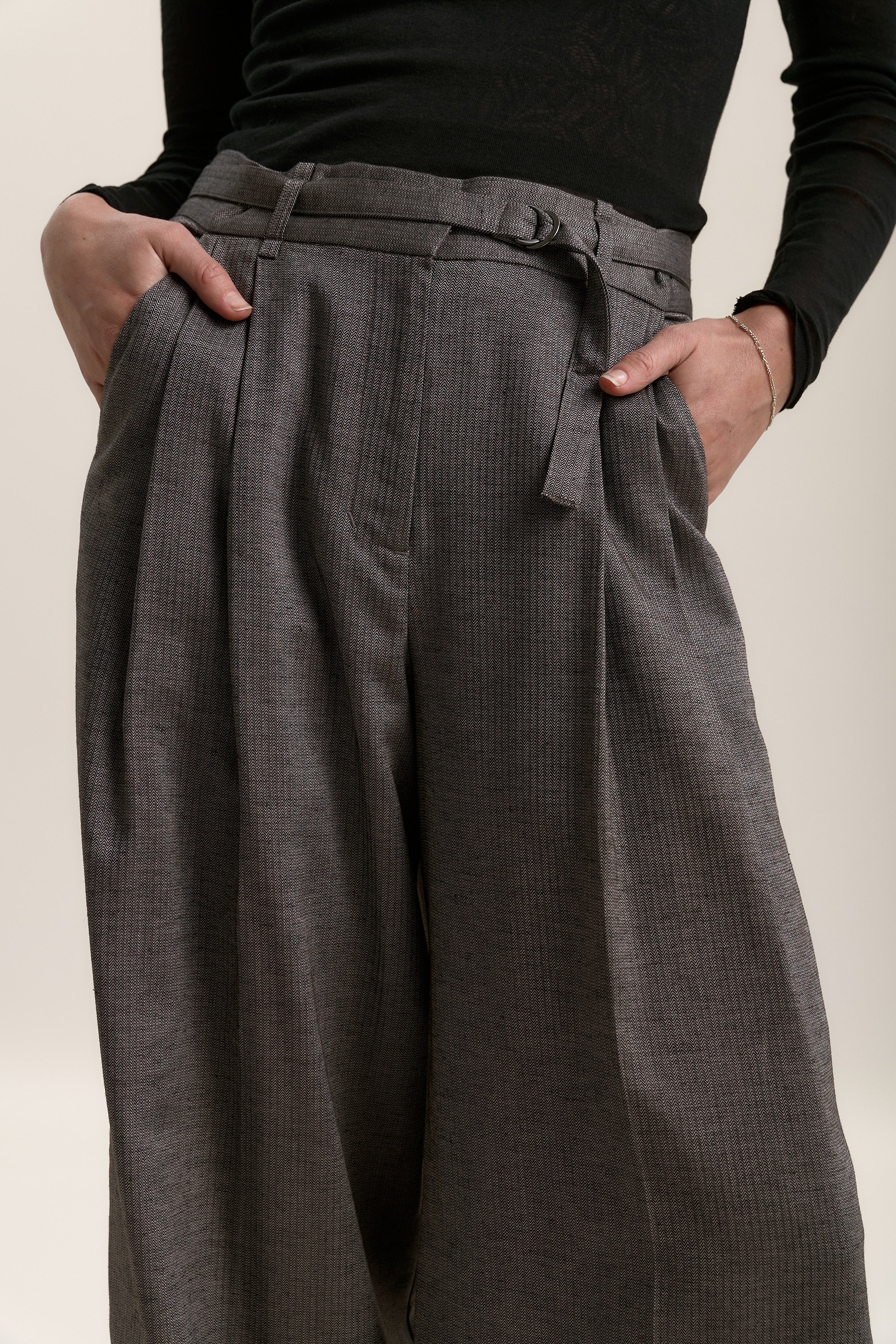 Cameron Pleat Detail Pant - Image 4