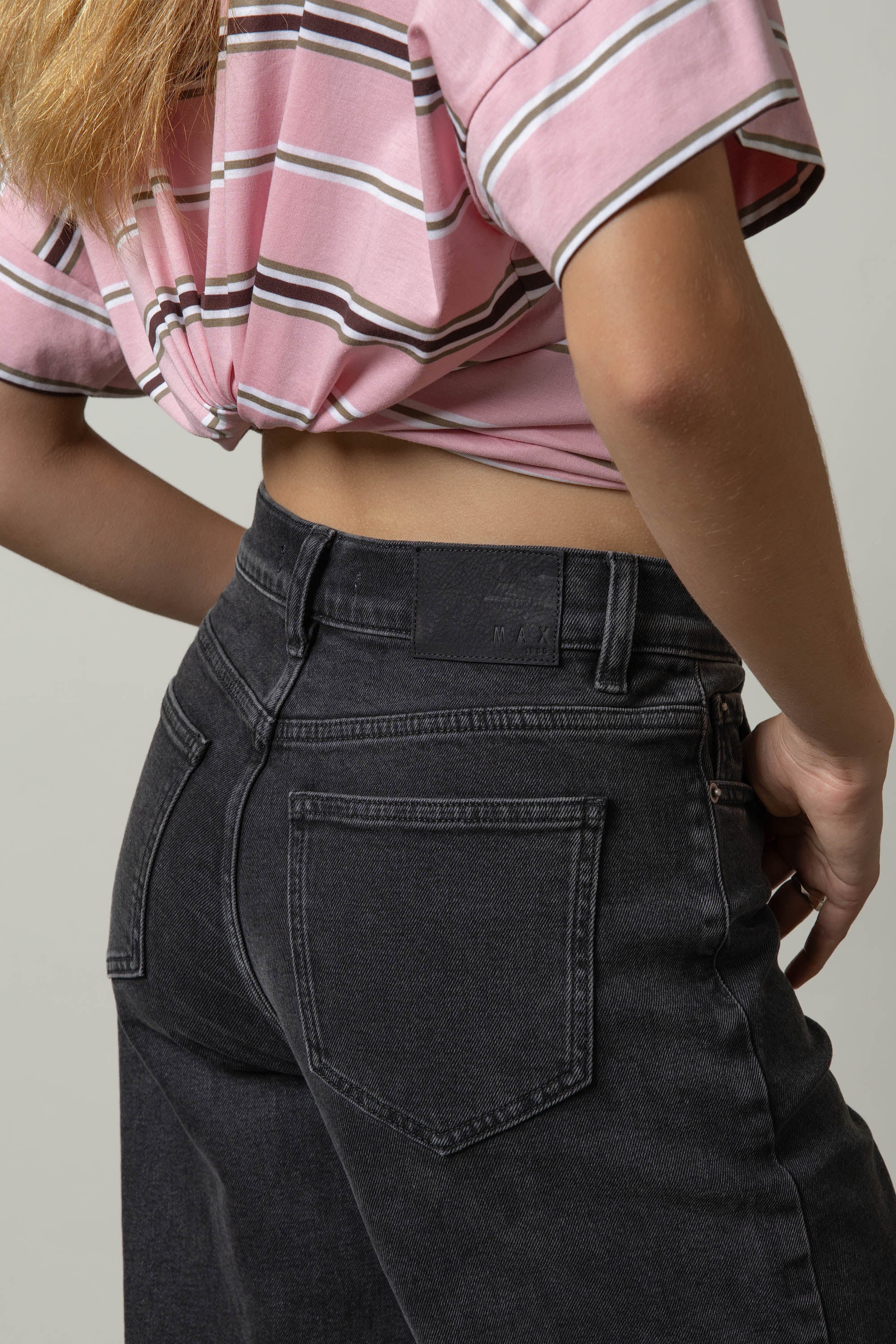 Christina Oversized Tee - Image 4