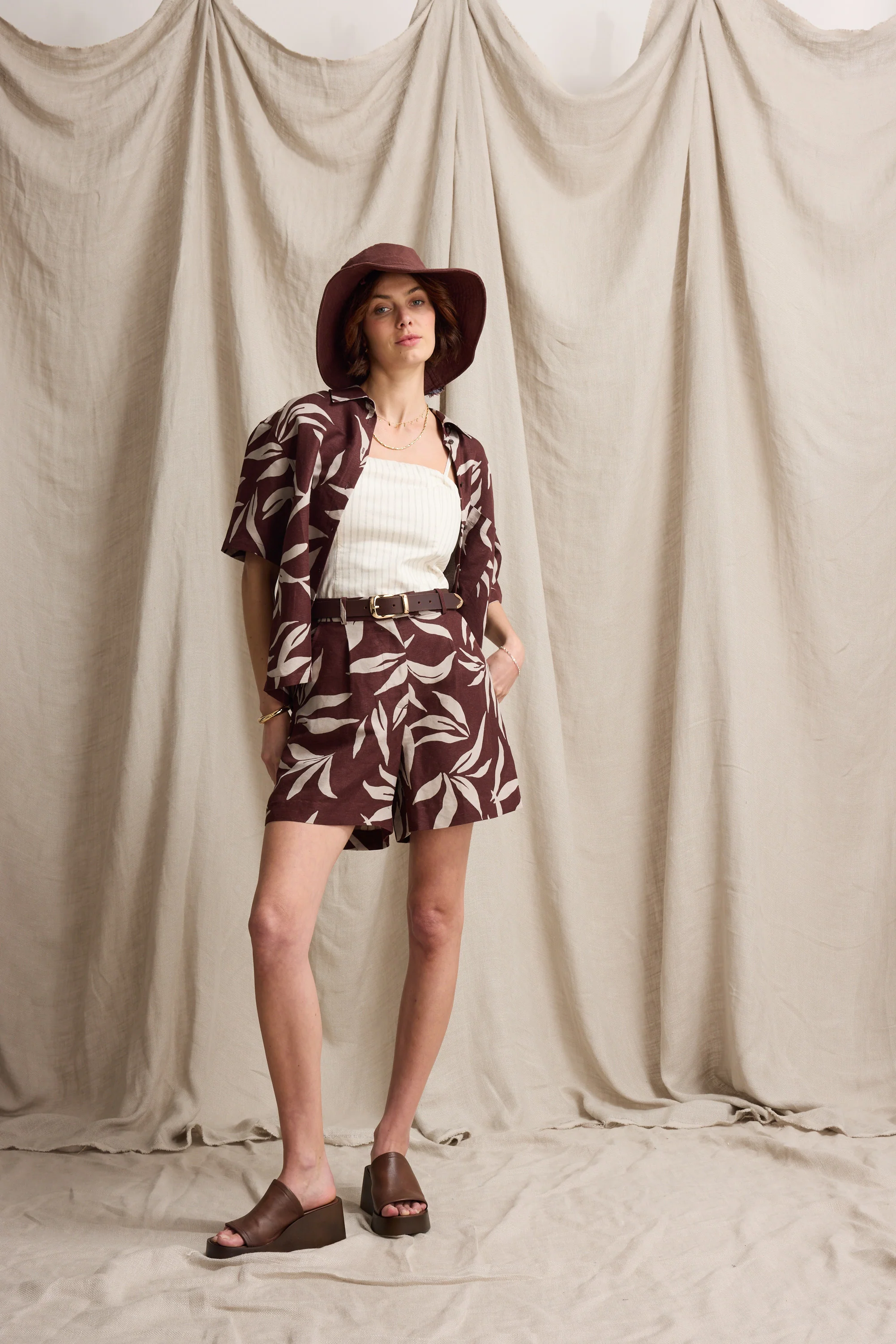Claire Linen Blend Pleated Short - Image 3