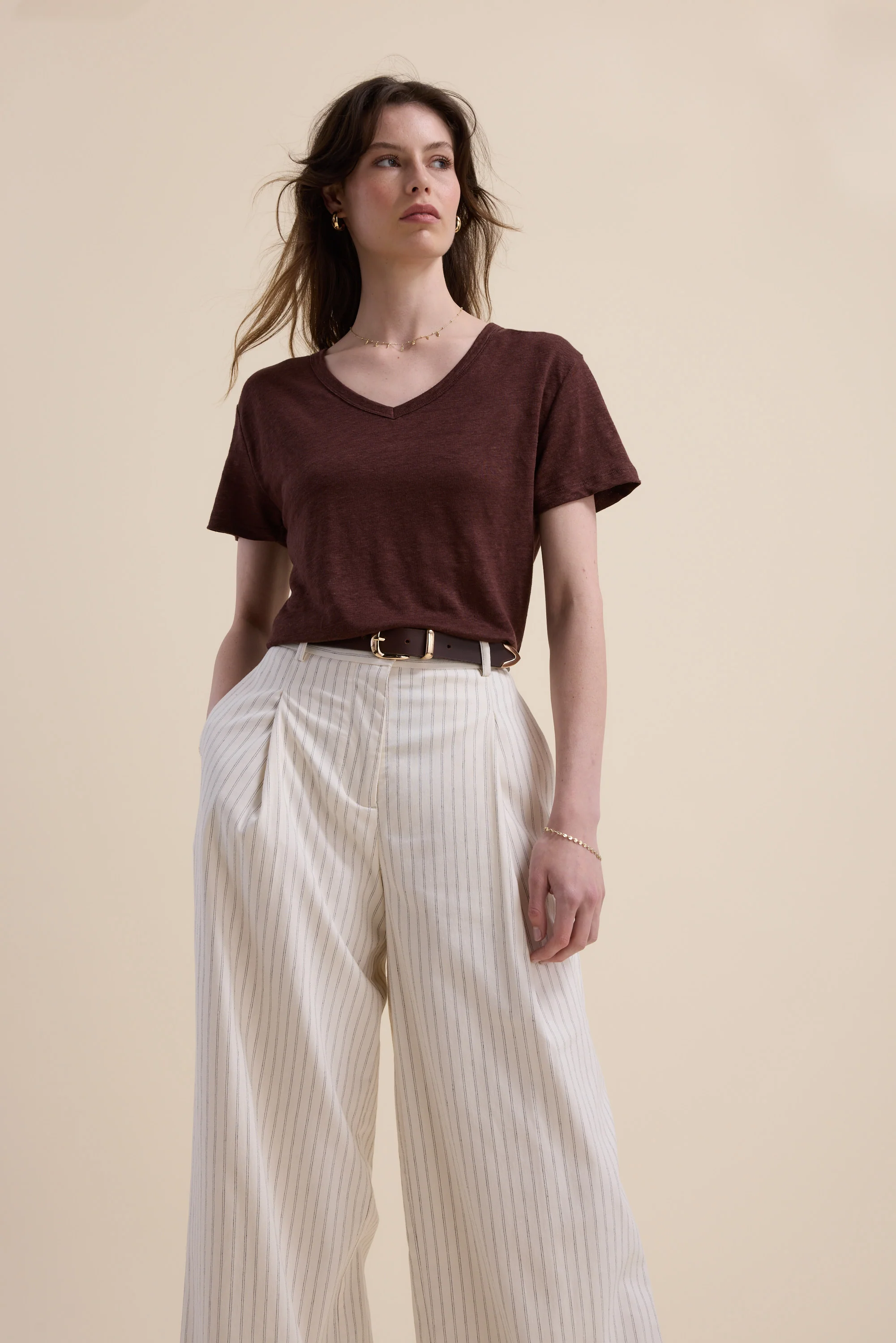Elementary Linen V Neck Tee - Image 3