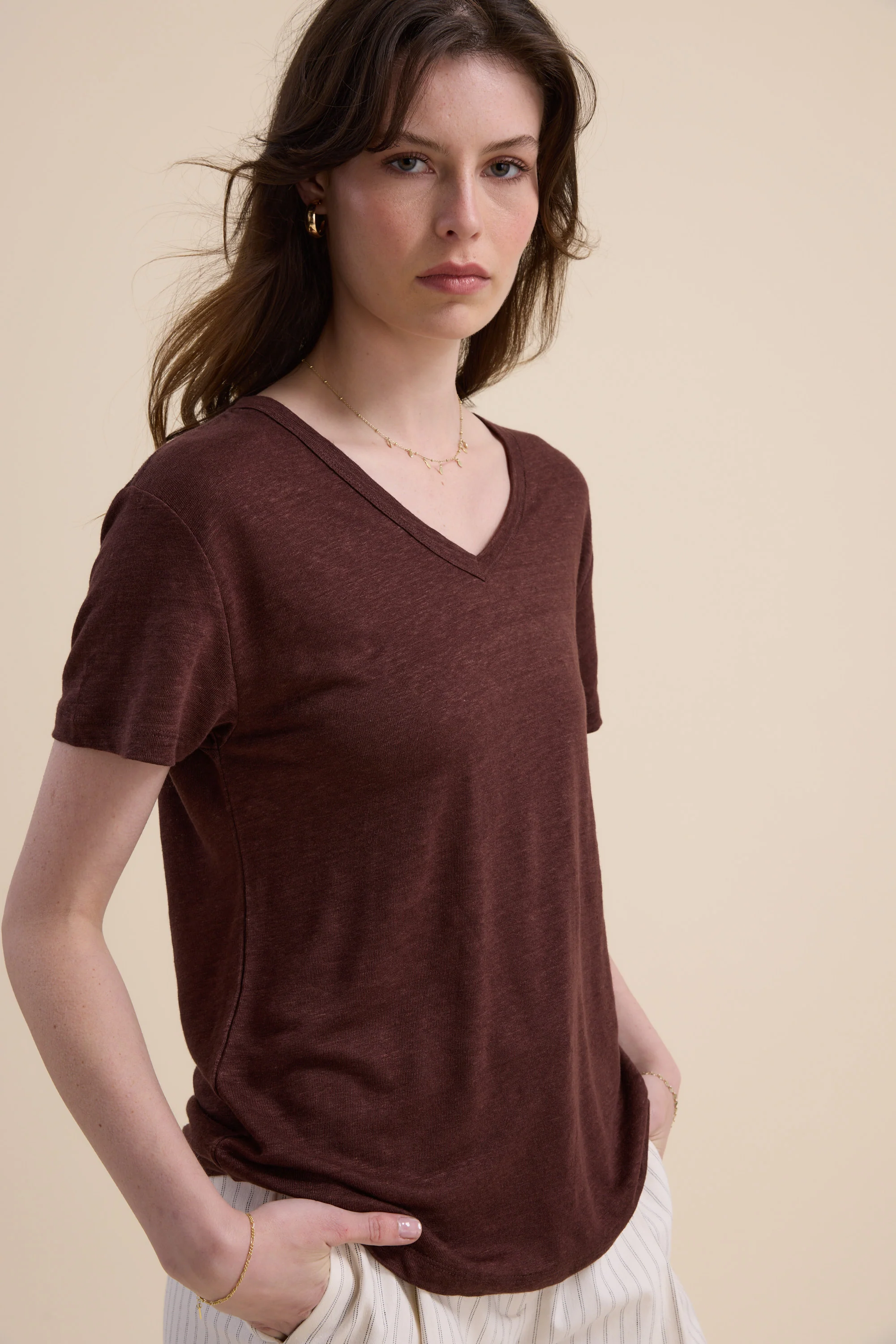 Elementary Linen V Neck Tee - Image 7