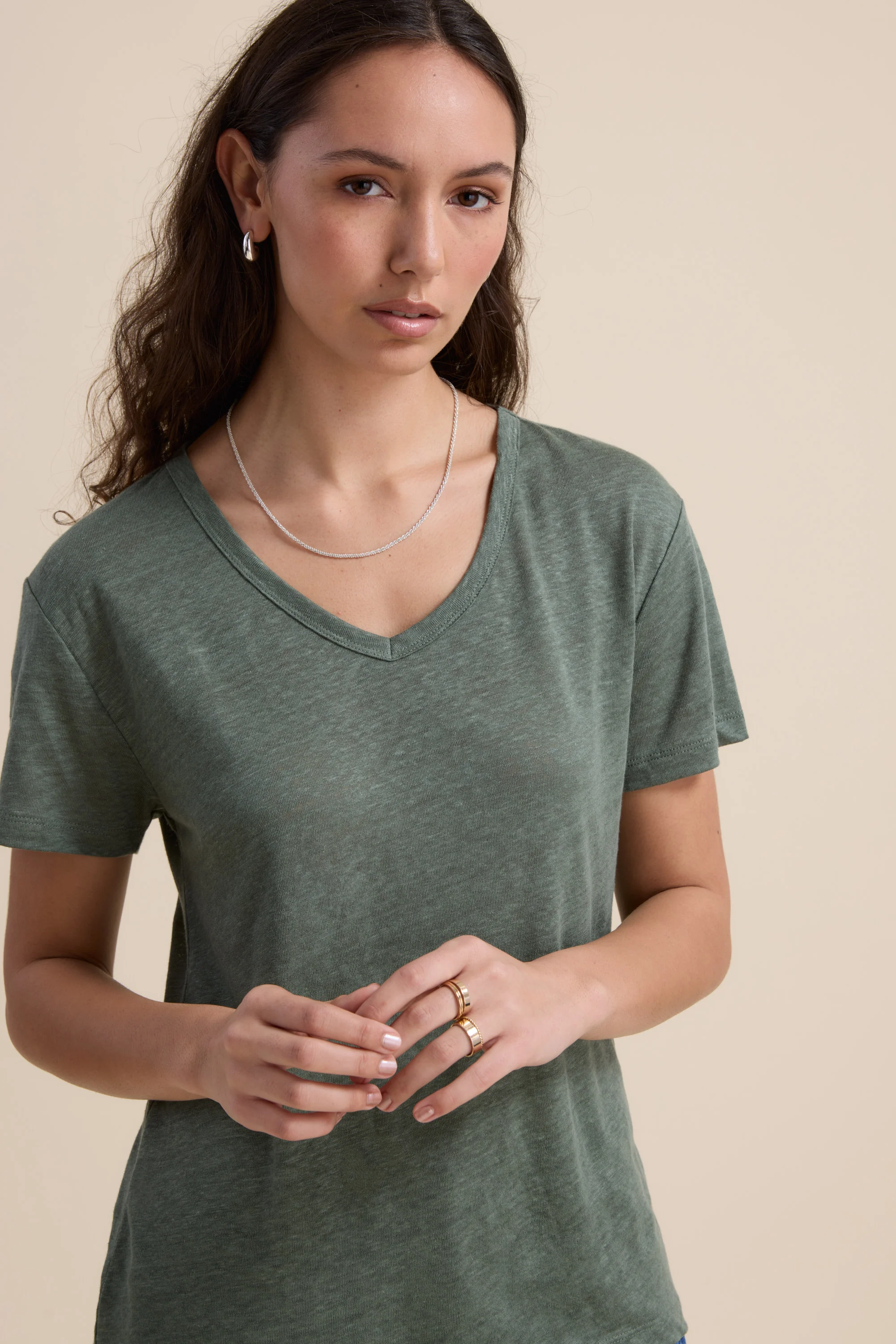 Elementary Linen V Neck Tee - Image 5