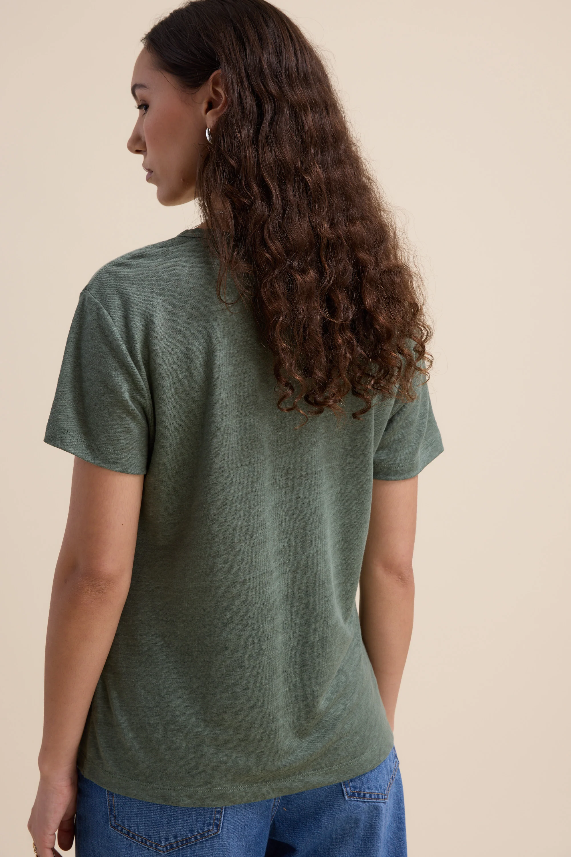Elementary Linen V Neck Tee - Image 6