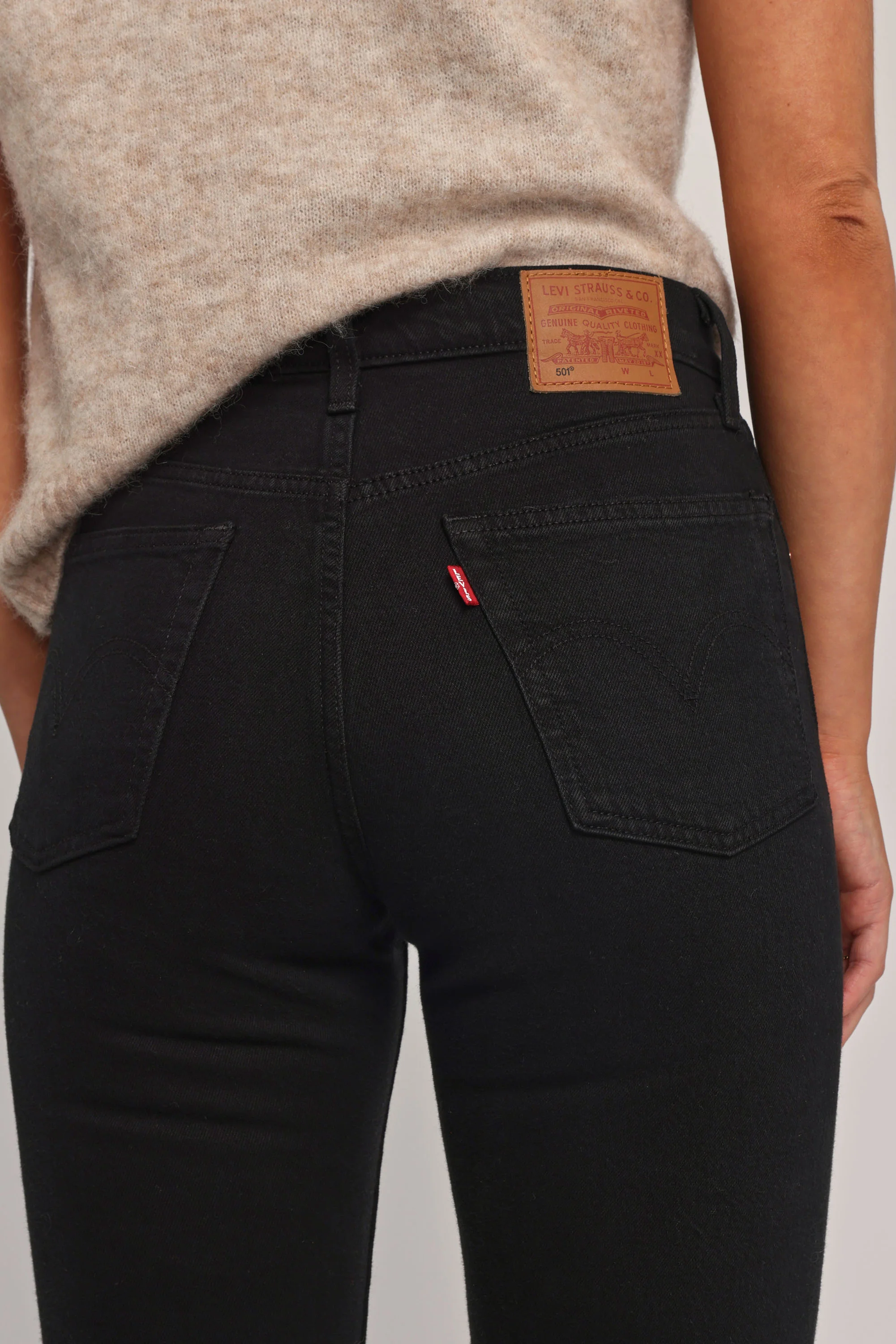 Levi's 501 Crop Jeans - Image 4