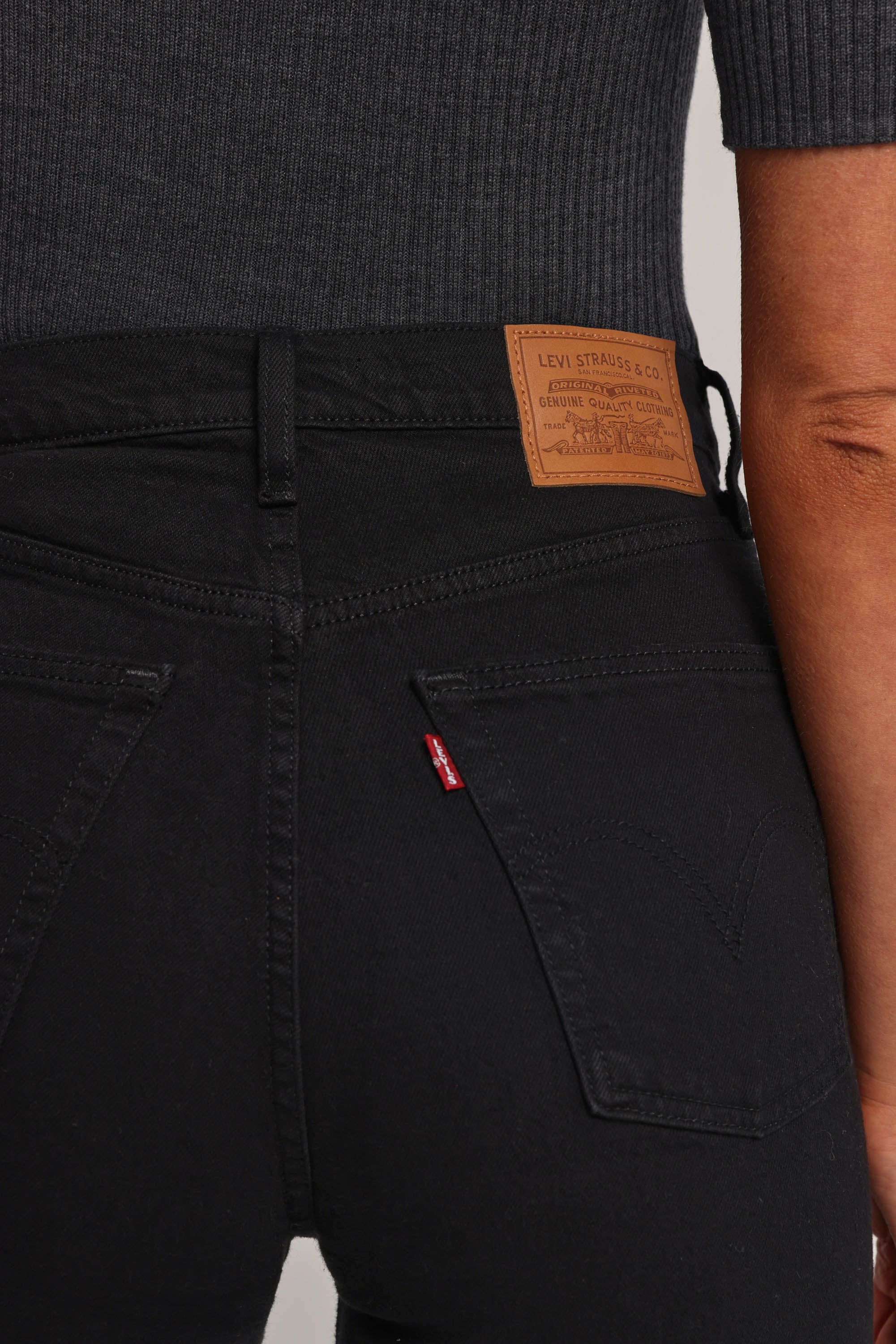 Levi's Ribcage Straight Ankle Jeans - Image 4