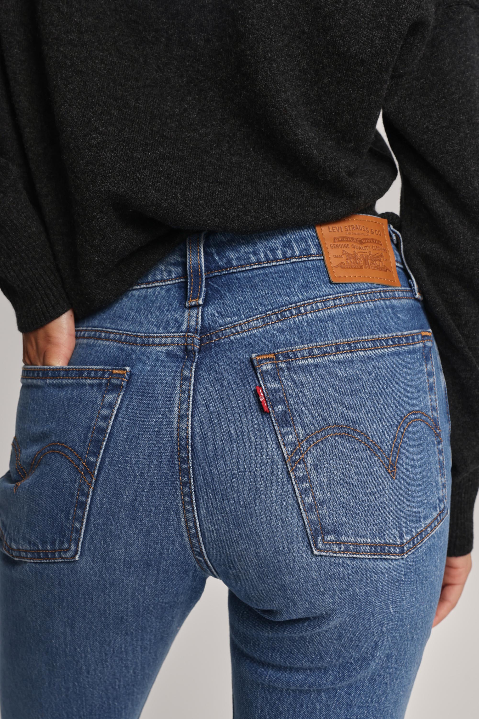 Levi's Wedgie Straight Jeans - Image 4