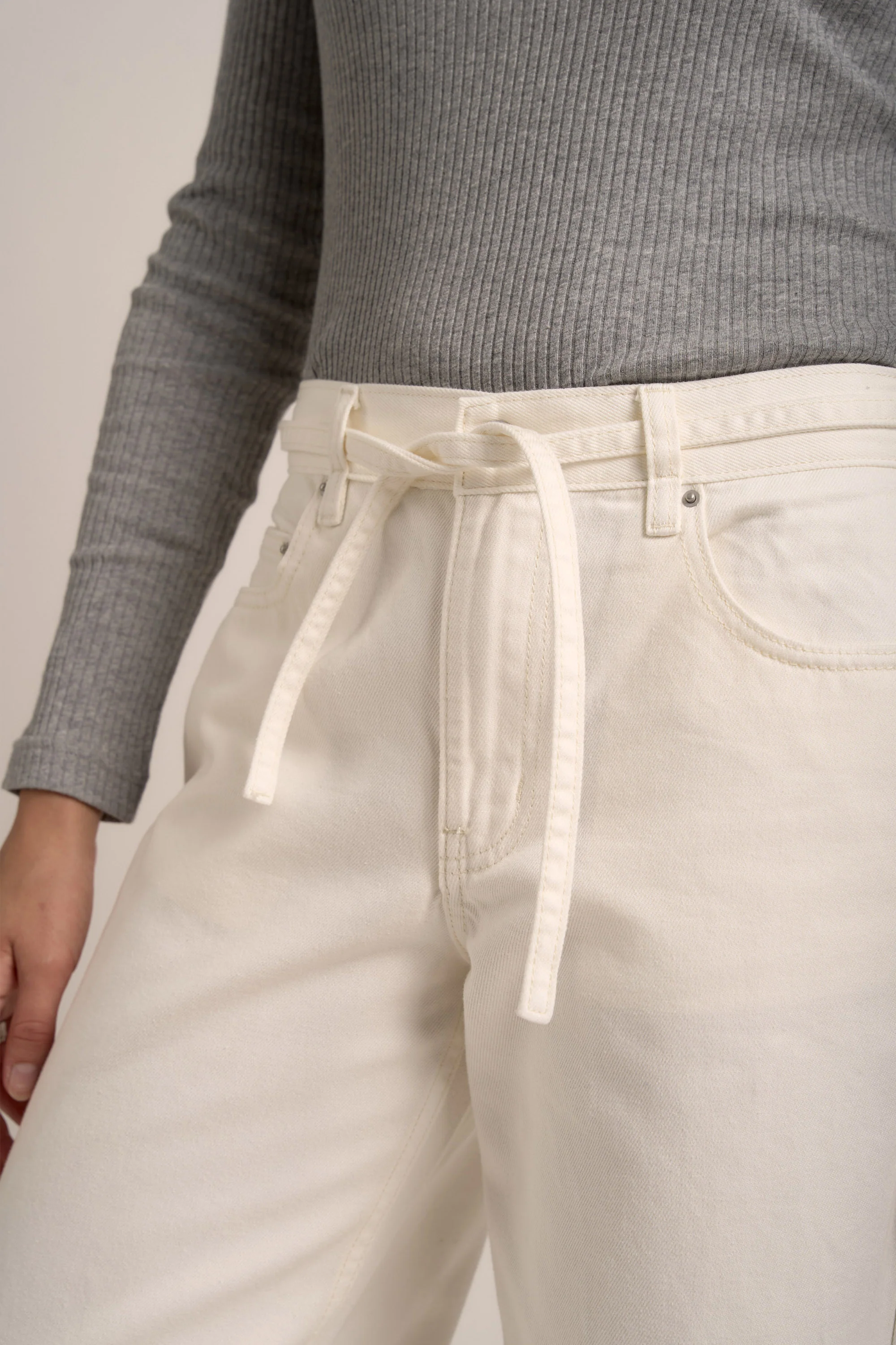 Lille Belted Jeans - Image 4