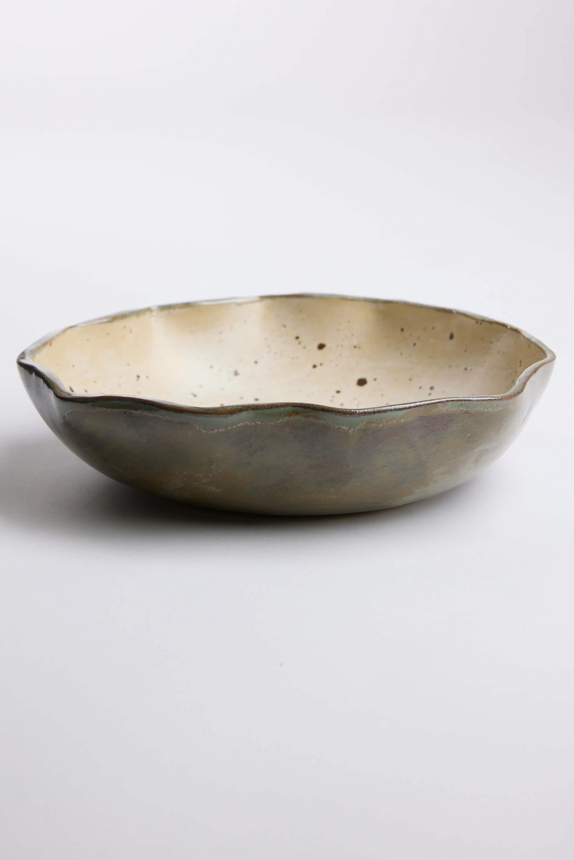 Magnolia Lane Ruffled Edge Salad Bowl - Image 3