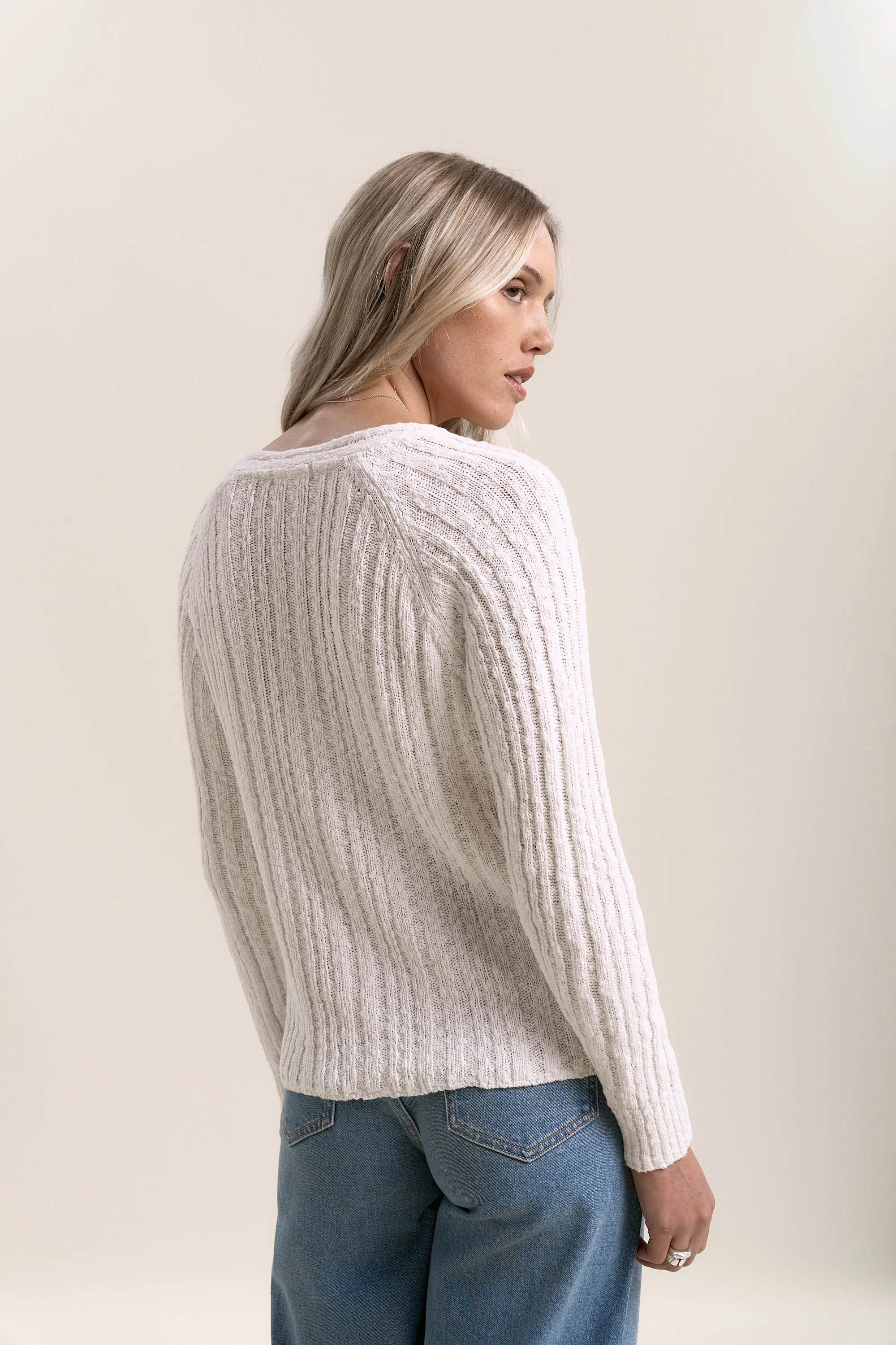 Rose Textured Knit V Top - Image 4