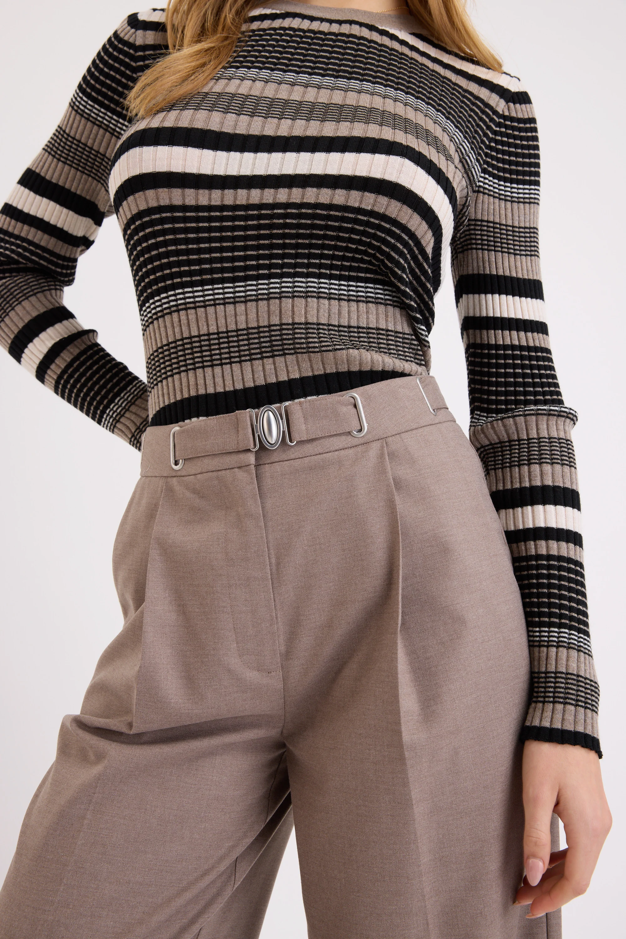 Sarah Buckle Detail Pant - Image 4