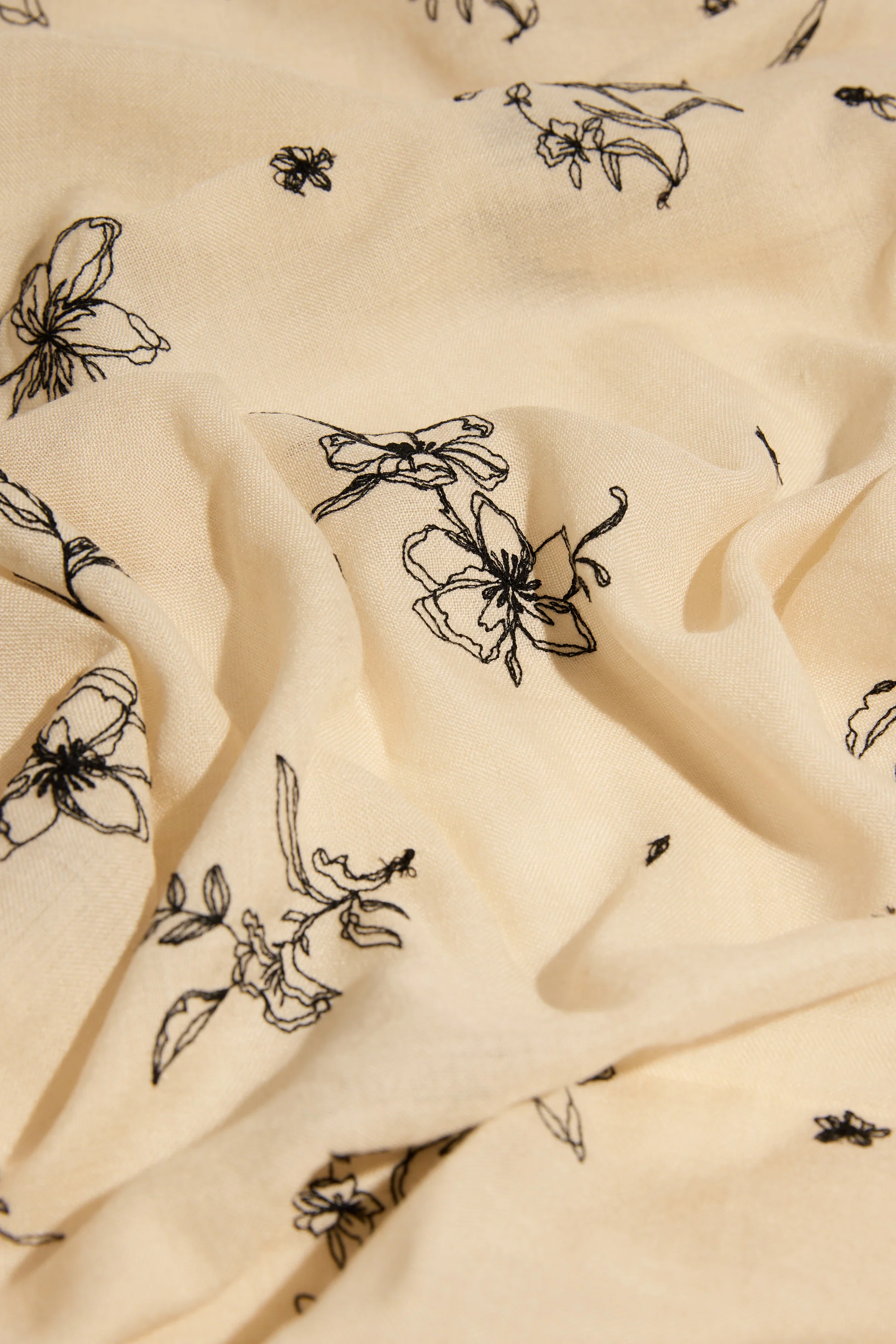 Tabitha Lightweight Scarf - Image 4