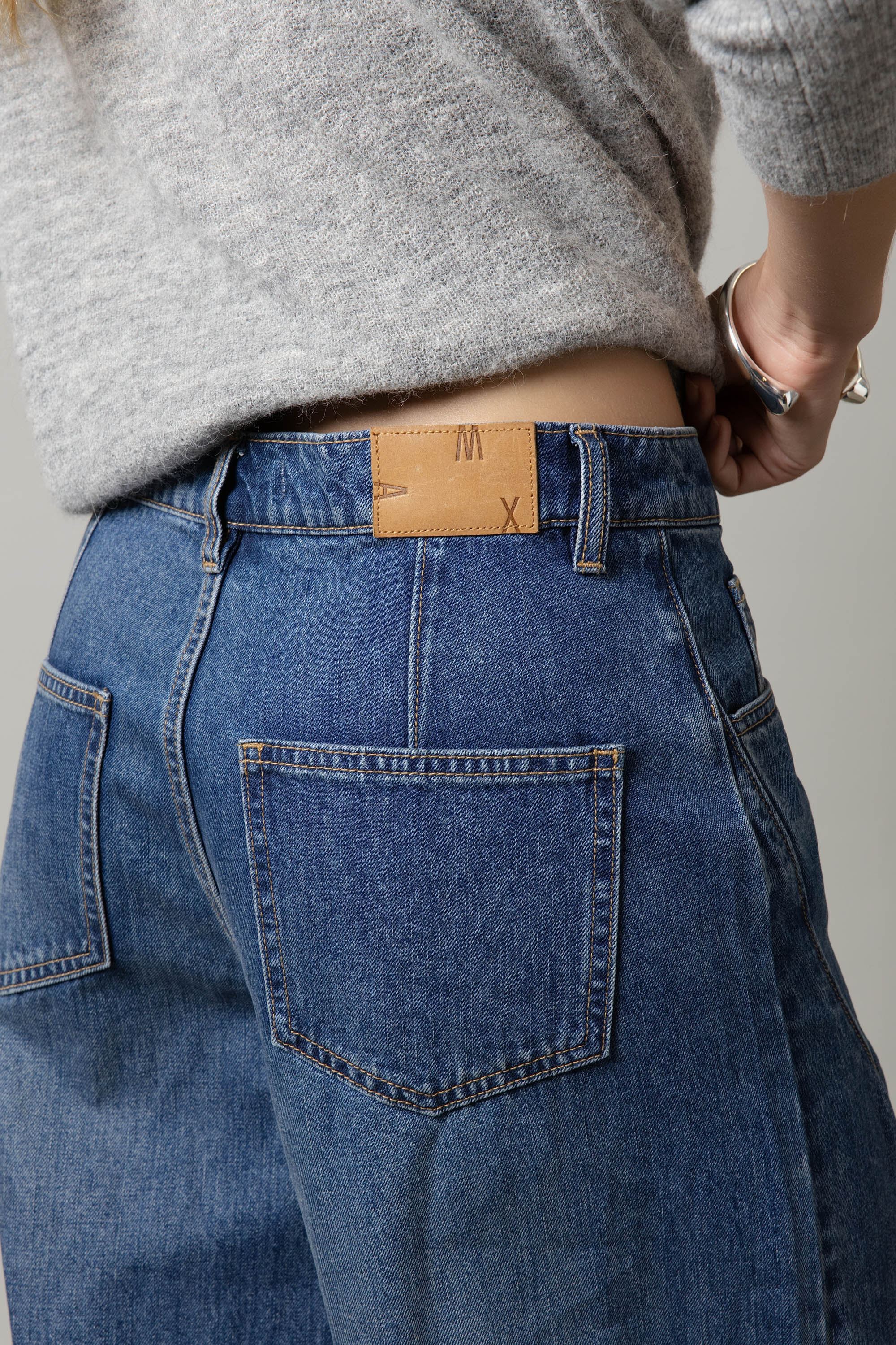 The Barrel Leg Jeans - Image 5