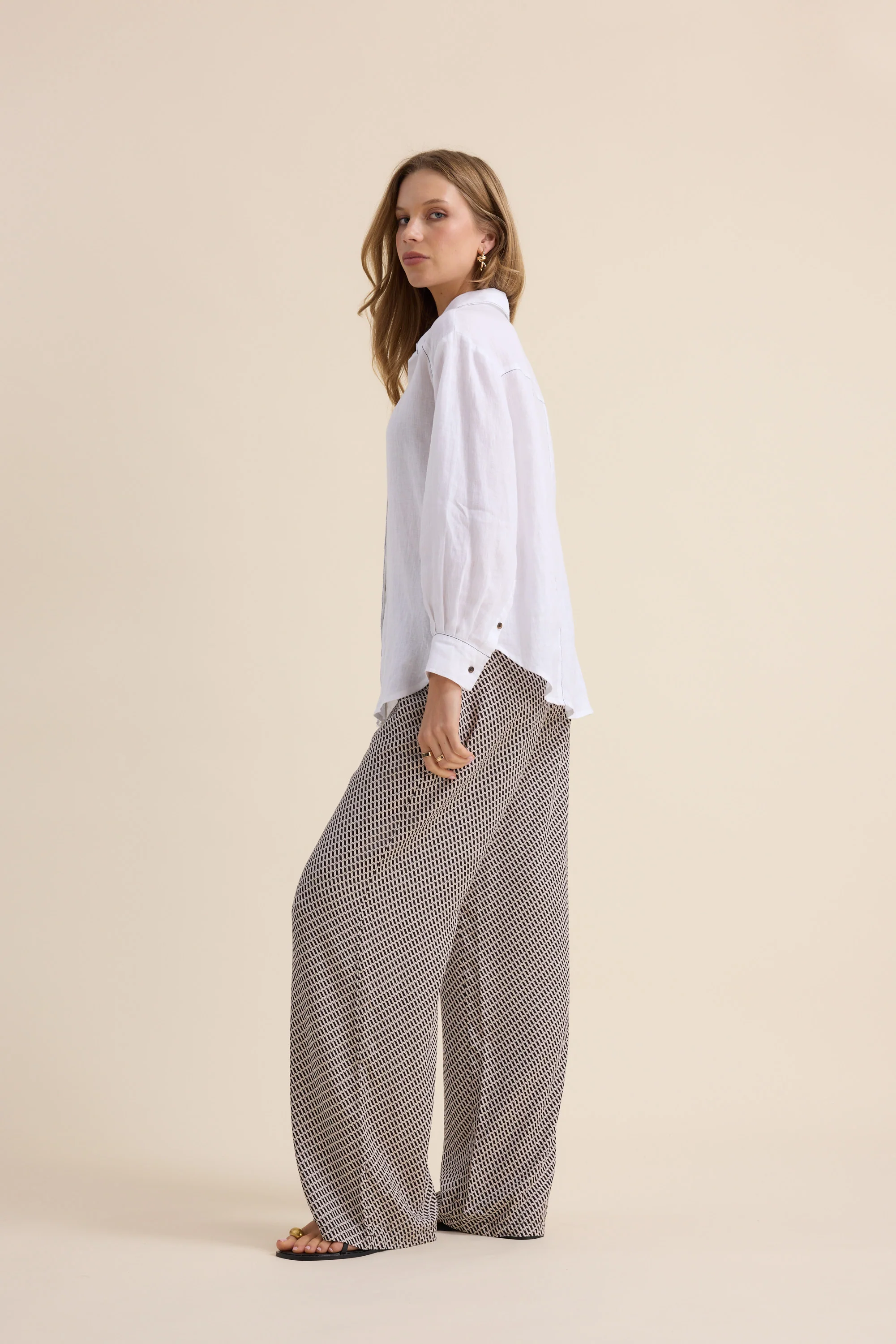 The Contrast Stitch Linen Shirt - Image 4