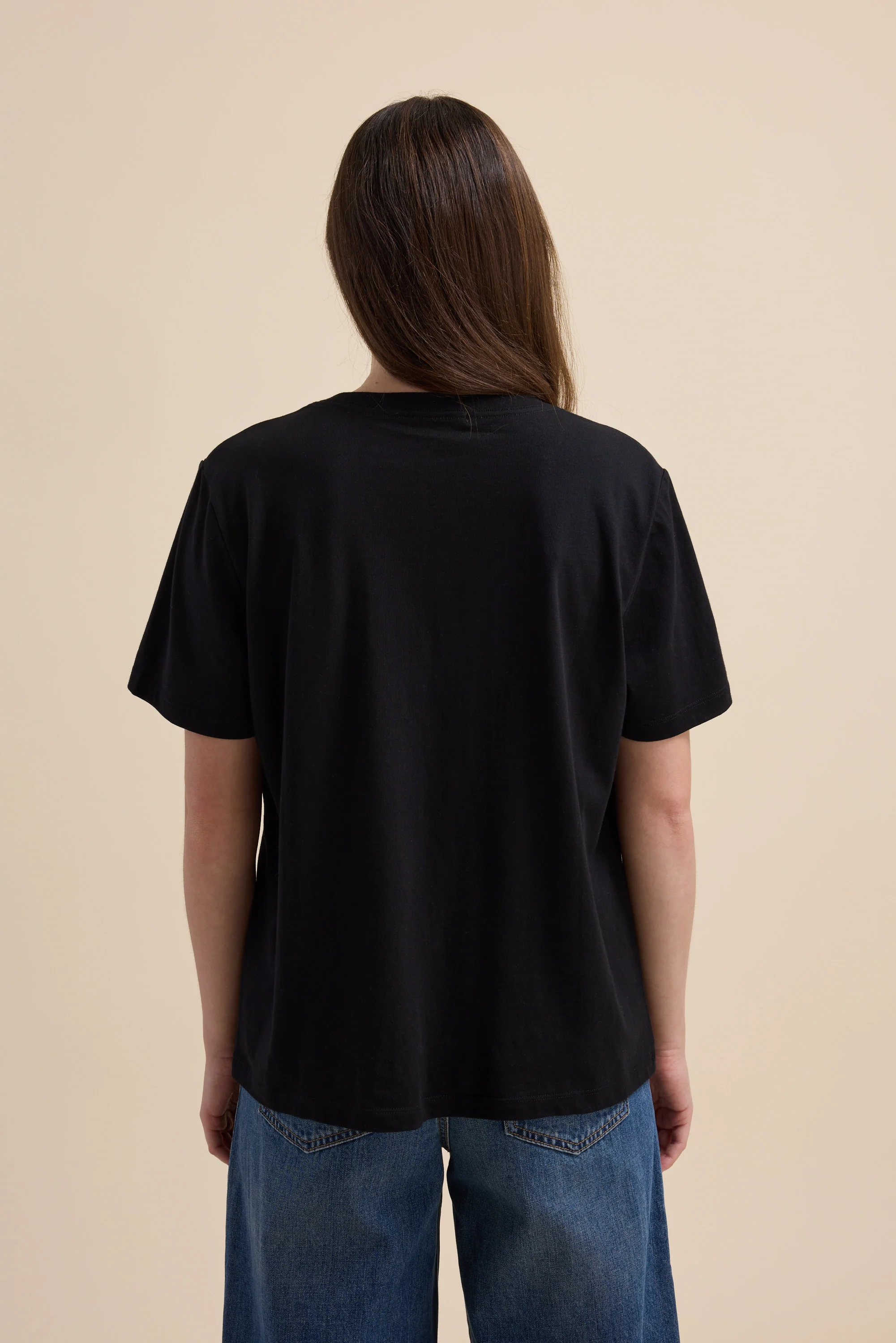 The Good Earth Cotton V Neck Tee - Image 6