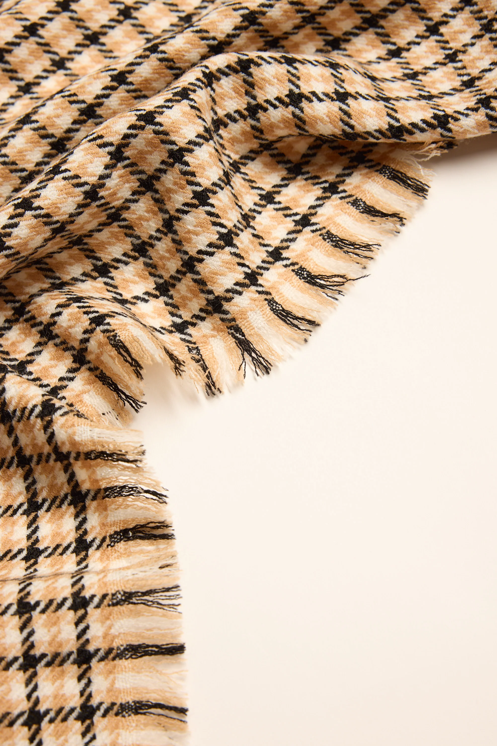 The Lightweight Wool Scarf - Image 3