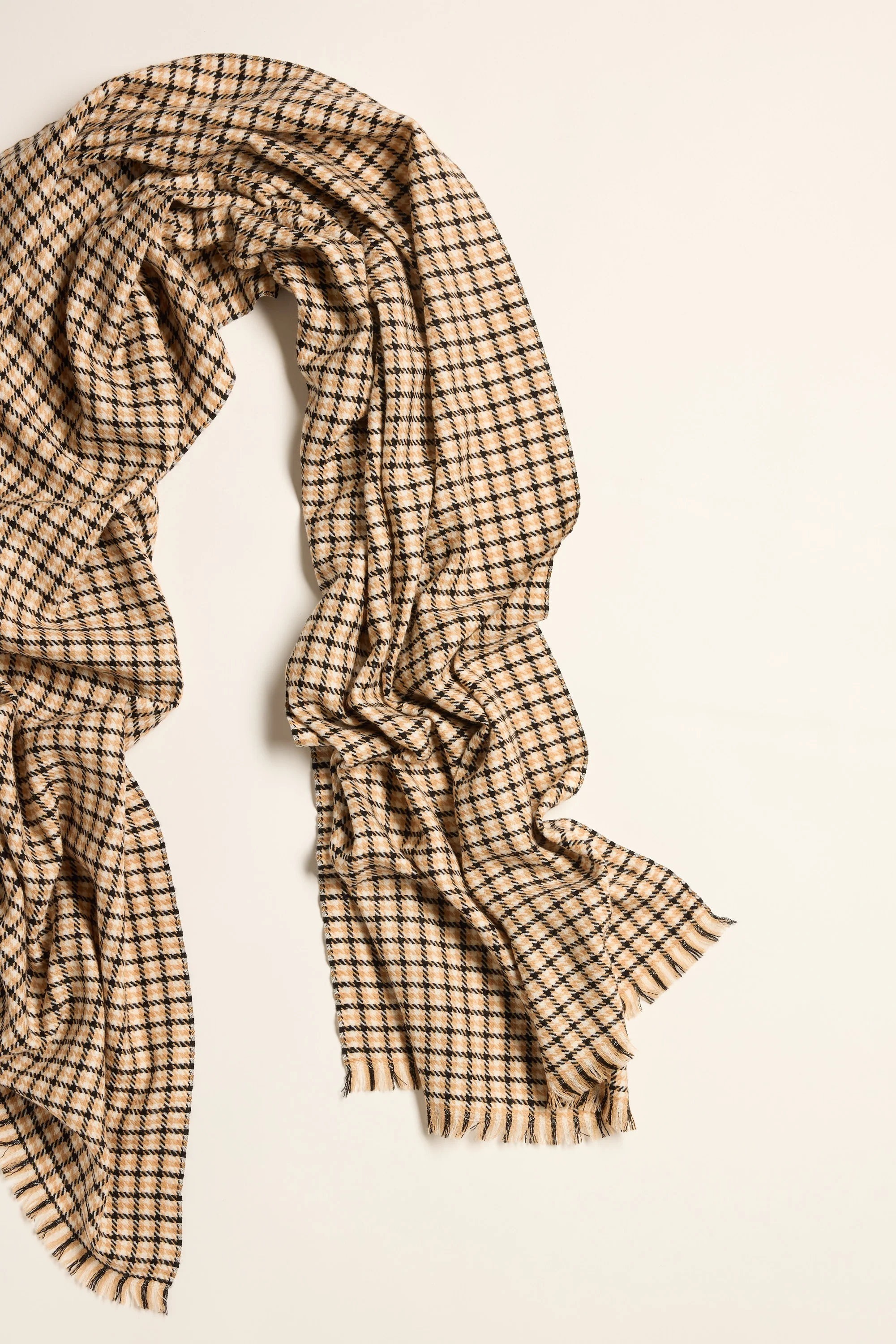 The Lightweight Wool Scarf - Image 4