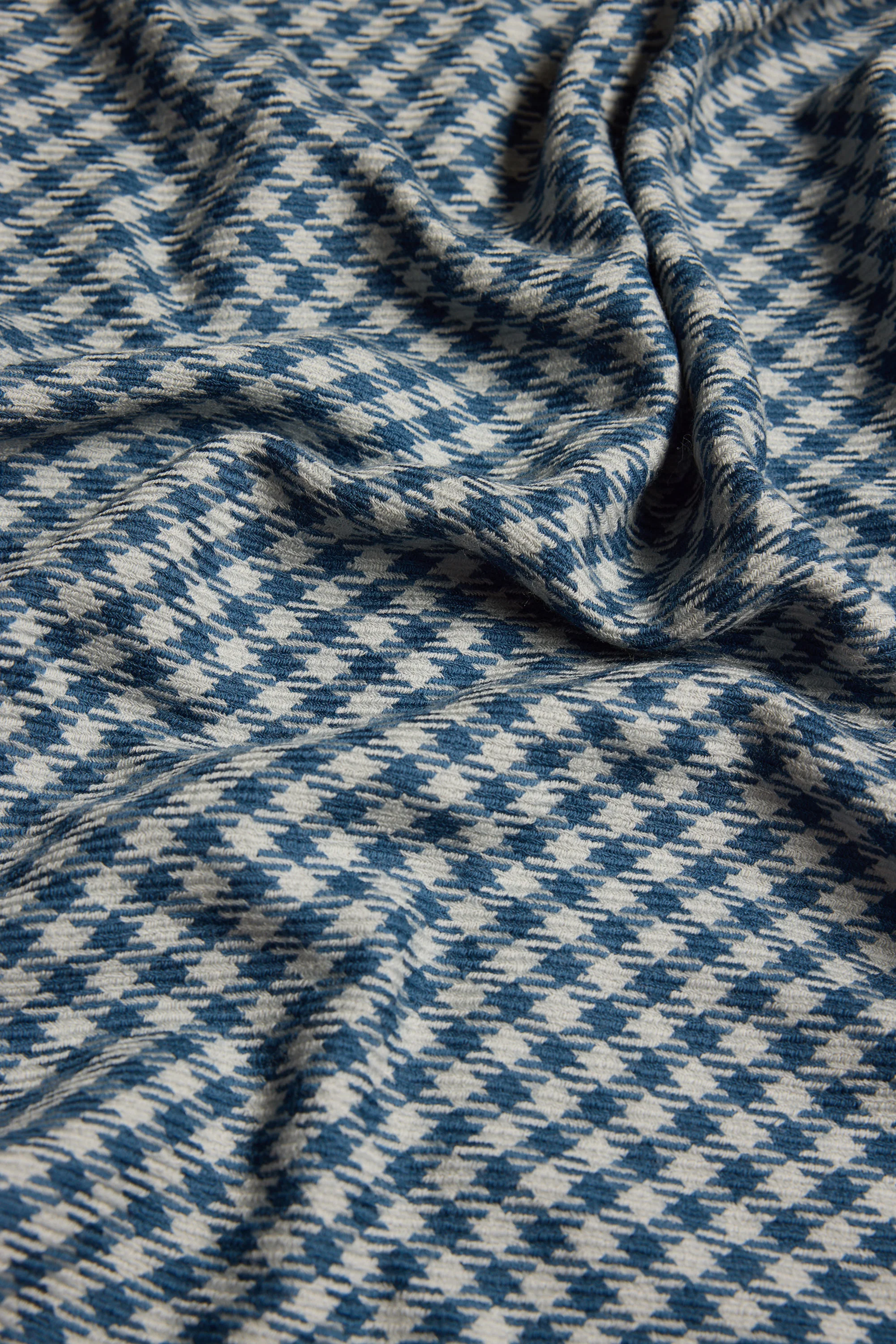 The Lightweight Wool Scarf - Image 2