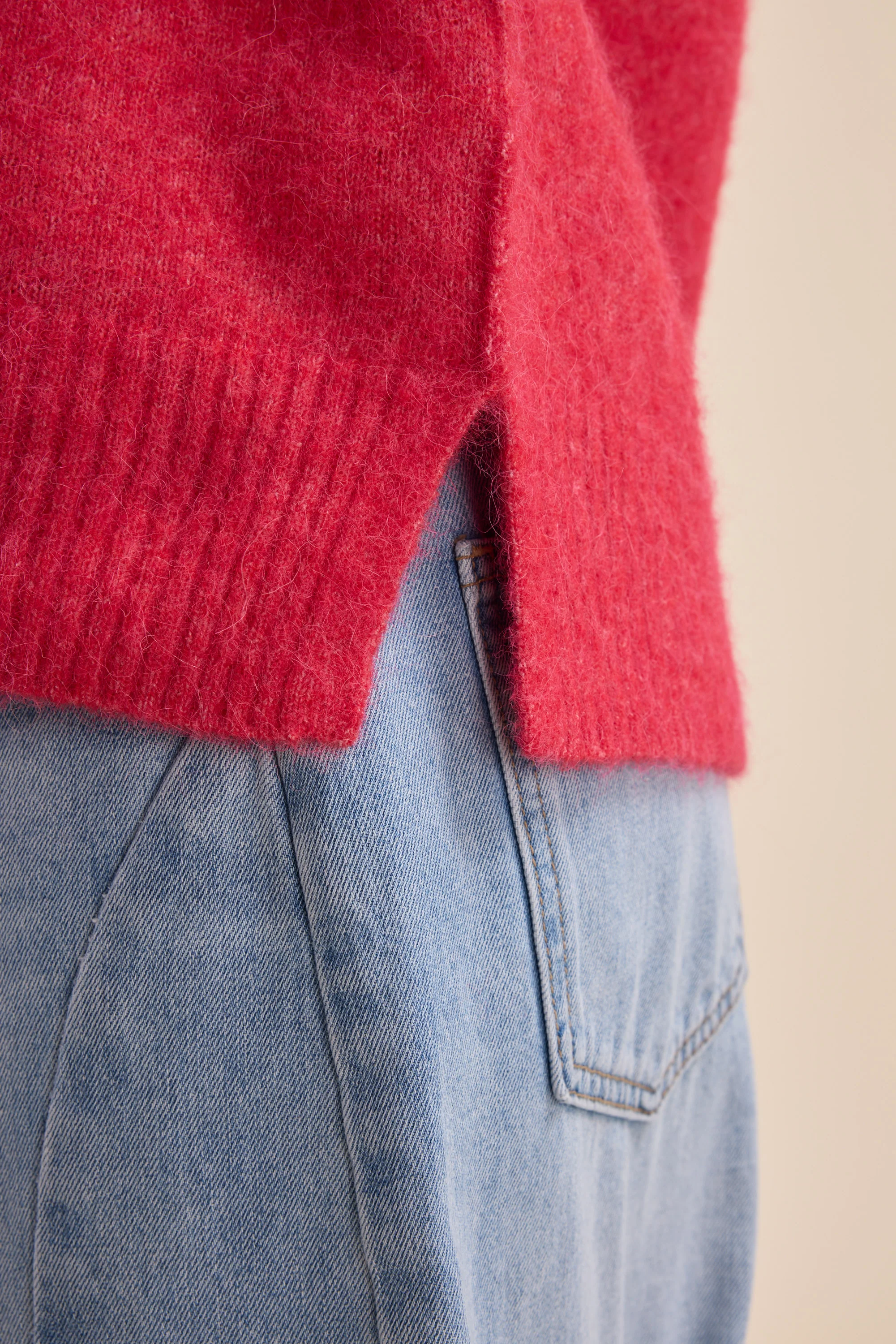 The Luxe Whisper Relaxed V Neck Sweater - Image 7