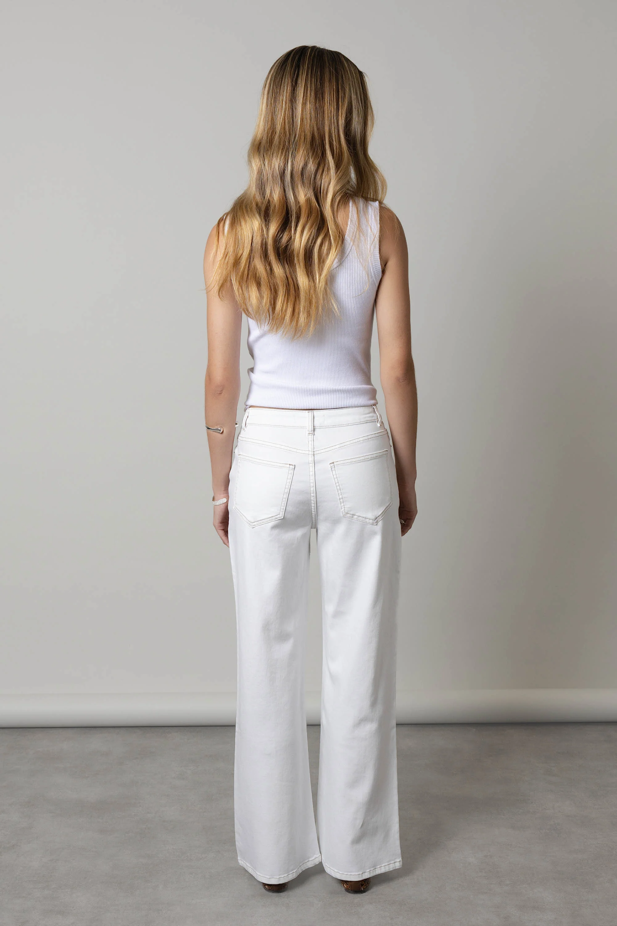 The Mid Rise Wide Leg Jeans - Image 6