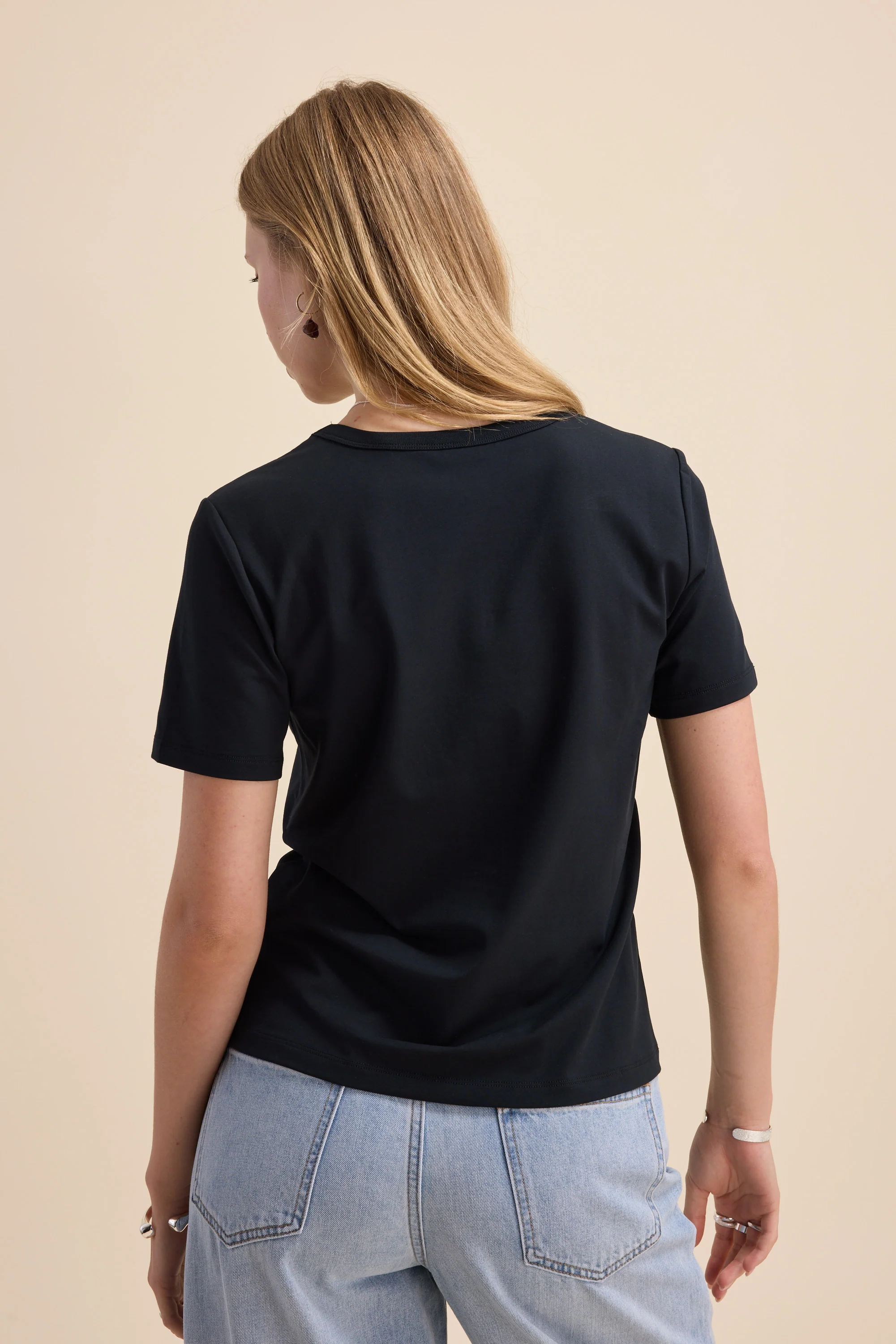 The Perfect Short Sleeve V Neck Tee - Image 6