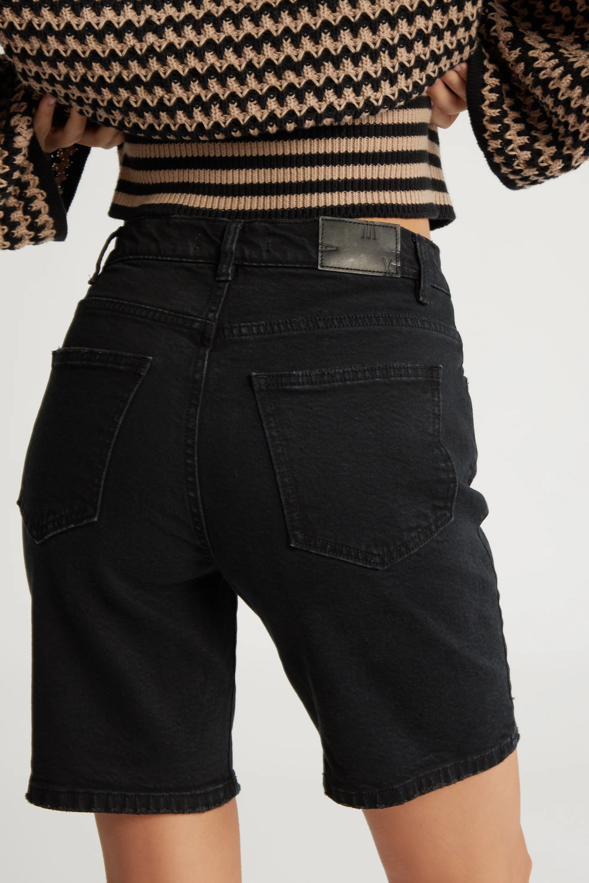 The Relaxed Straight Denim Short - Image 5