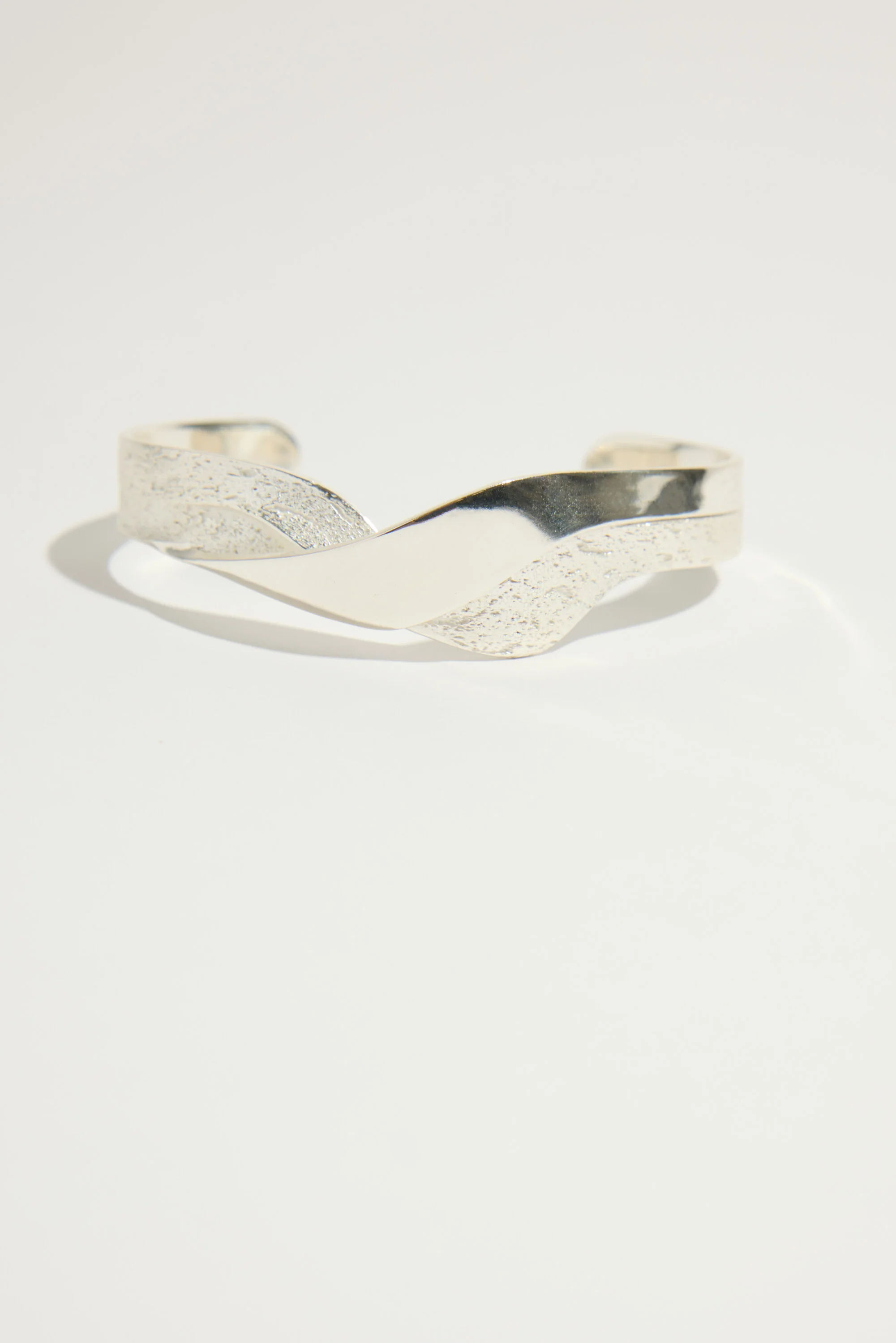Tutti Wave Bangle - Image 3